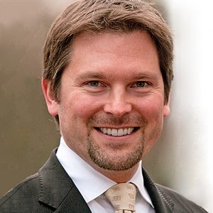 <center>Prof. Dr. Florian Pfeffel</center>